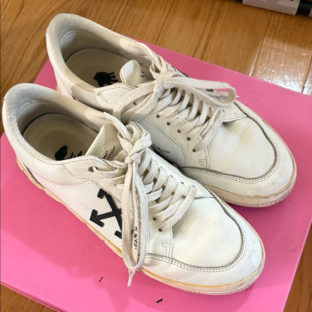 Off-White White and Black Sneakers